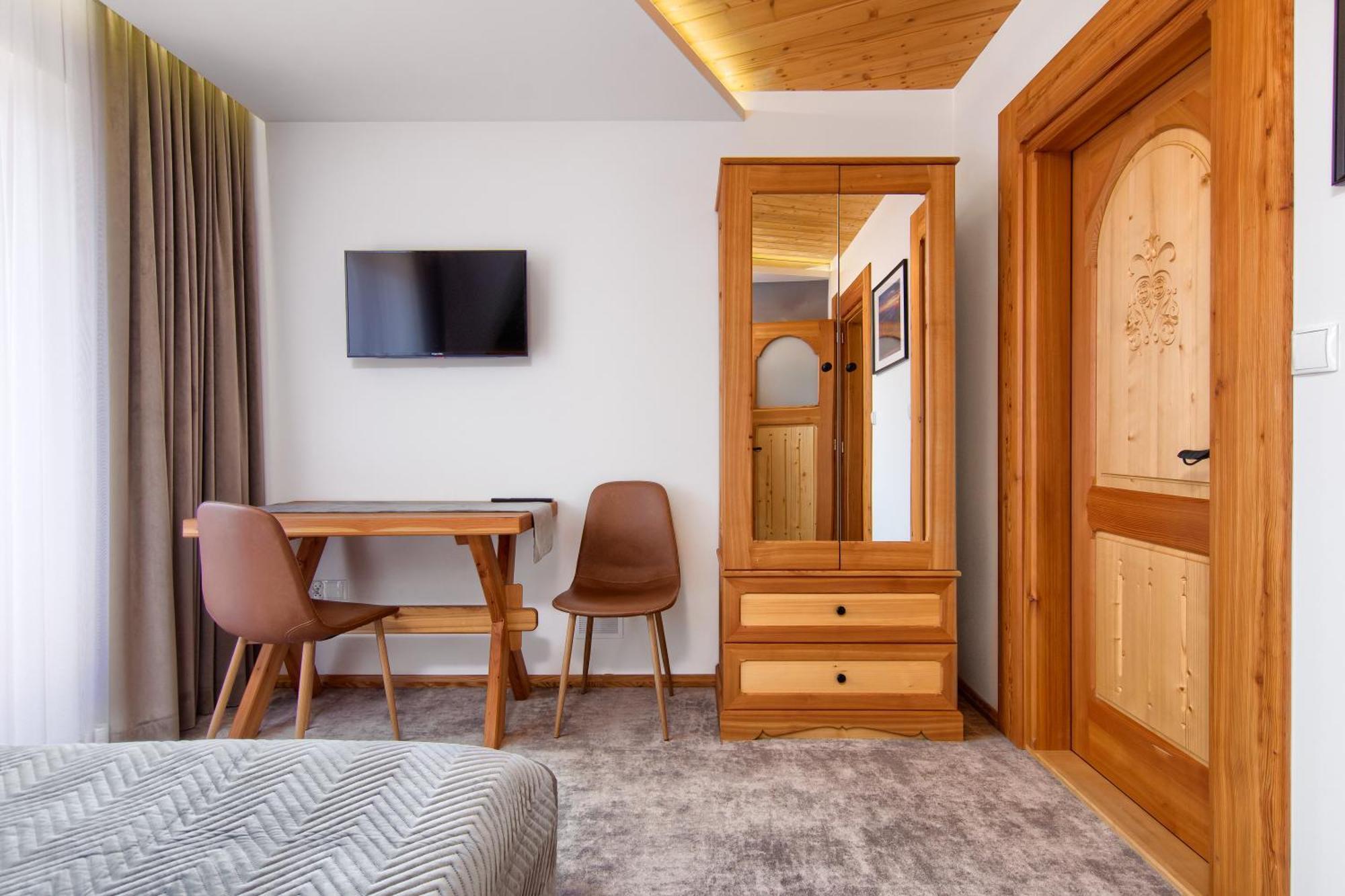 Modrzewiowa Apartamenty 포로닌 외부 사진